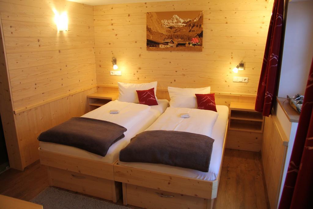 Apartmenthaus Innerkratzerhof Prägraten 外观 照片